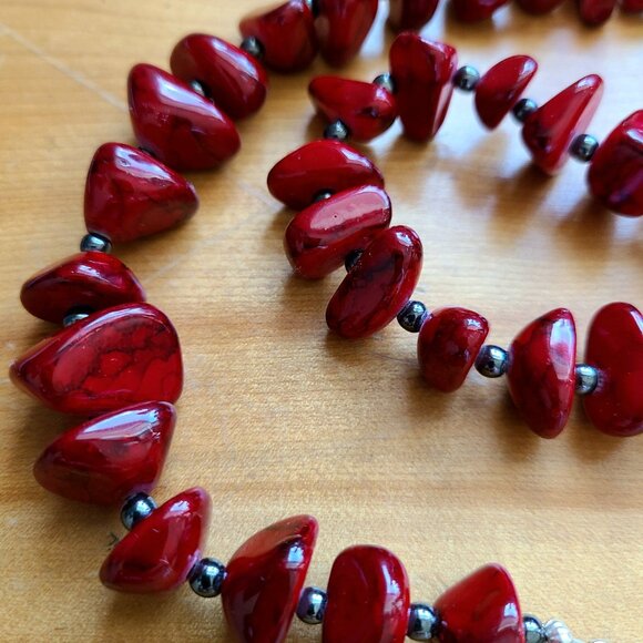 Cherry red color stones and Hematite handmade necklace/choker. - Picture 2 of 4